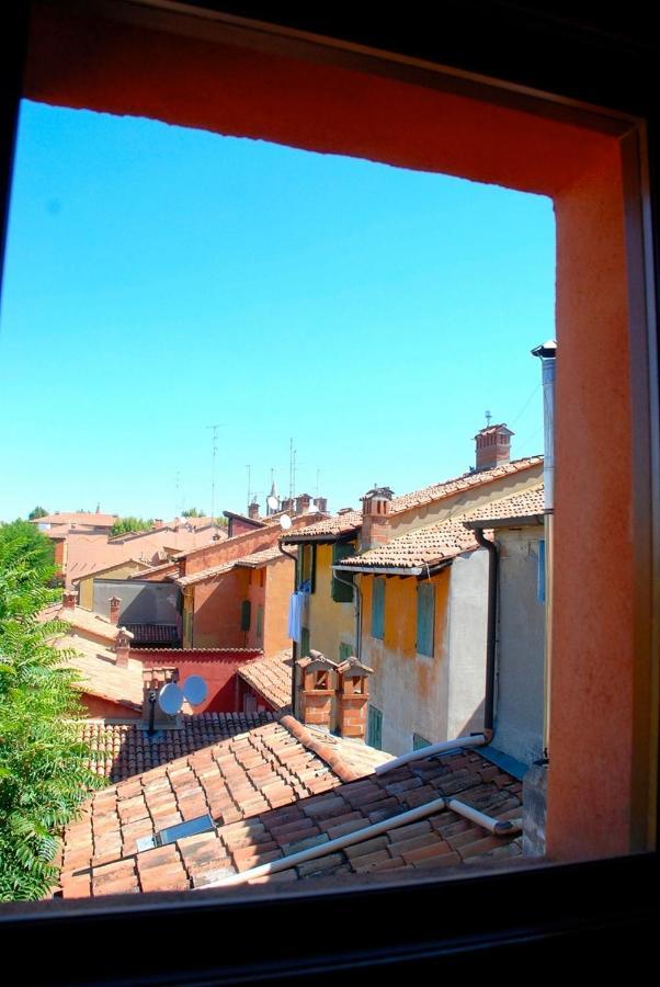 Pisolo In Citta Casa Vacanze Nel Centro Storico Bologna Eksteriør billede